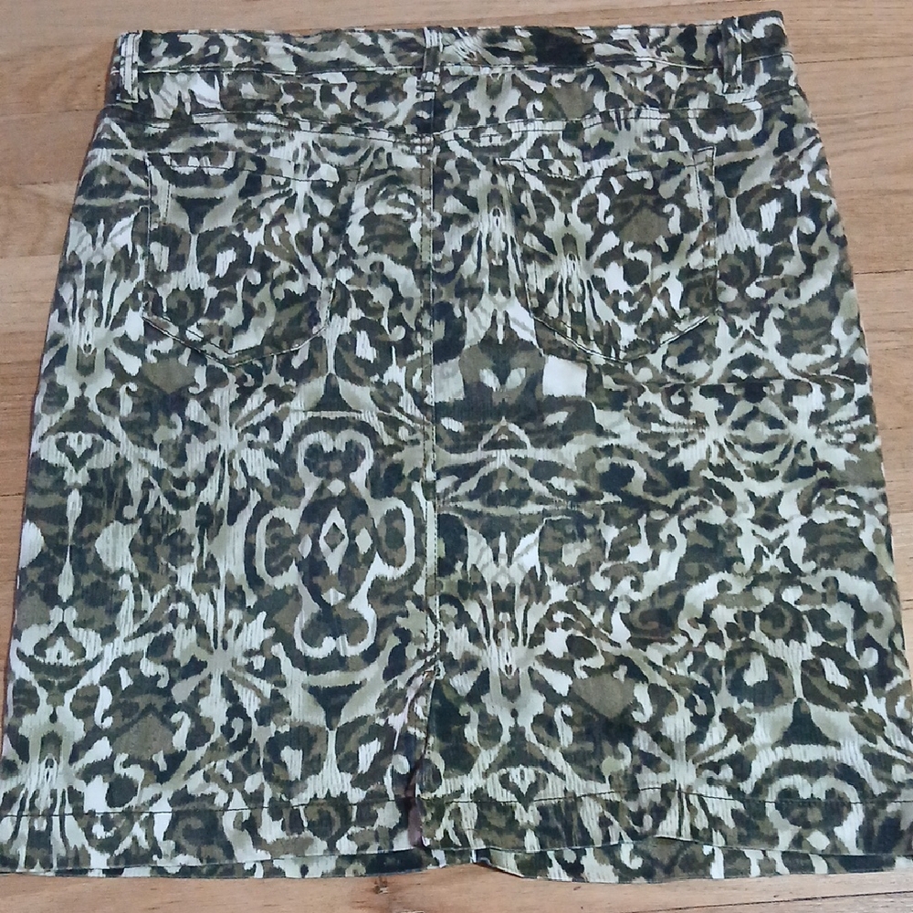 Stylish Camouflage Patterned Pencil Skirt